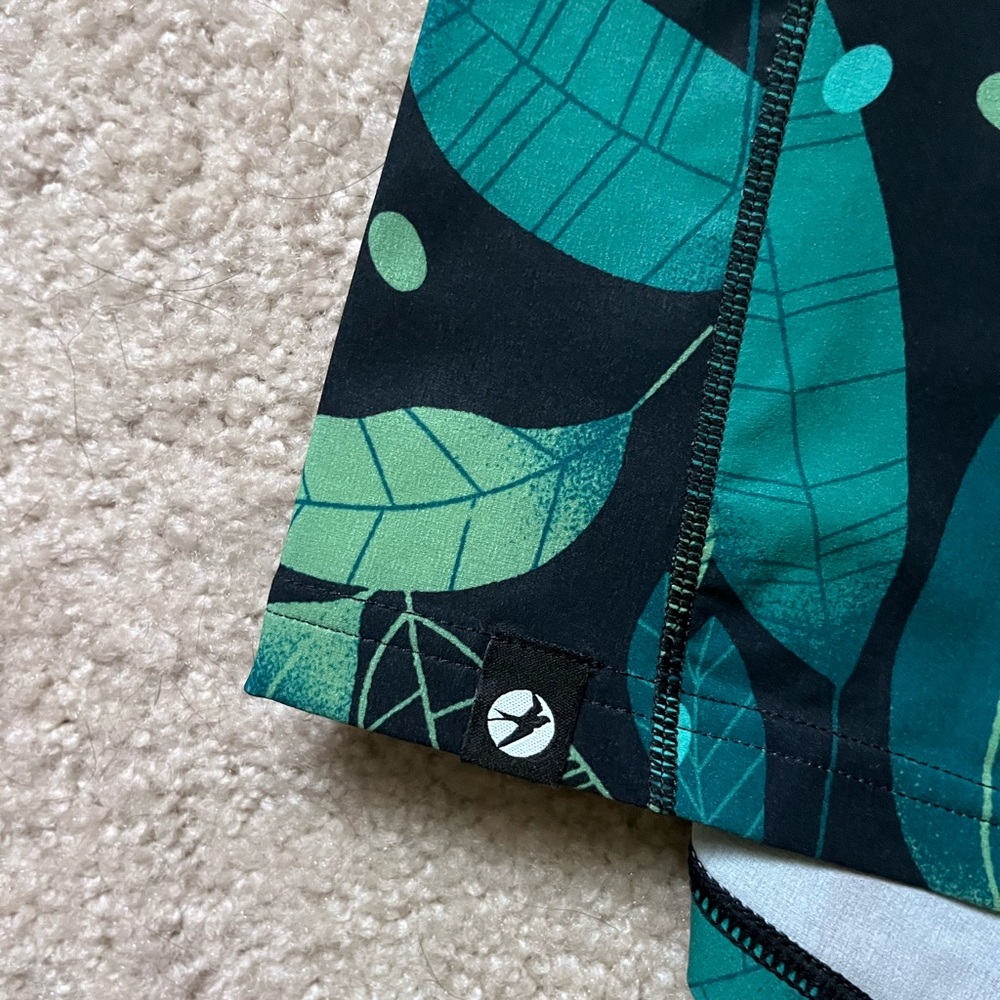 Oiselle Track Fan shorts.  Size 6.
